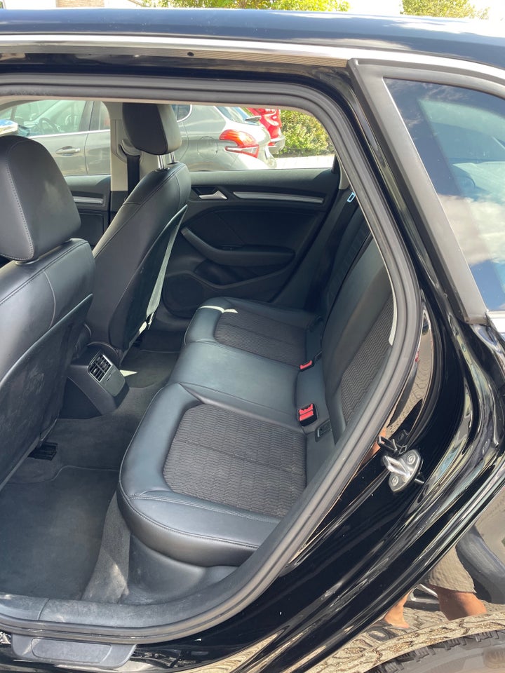 Audi A3 1,4 TFSi 140 Attraction Sportback 5d