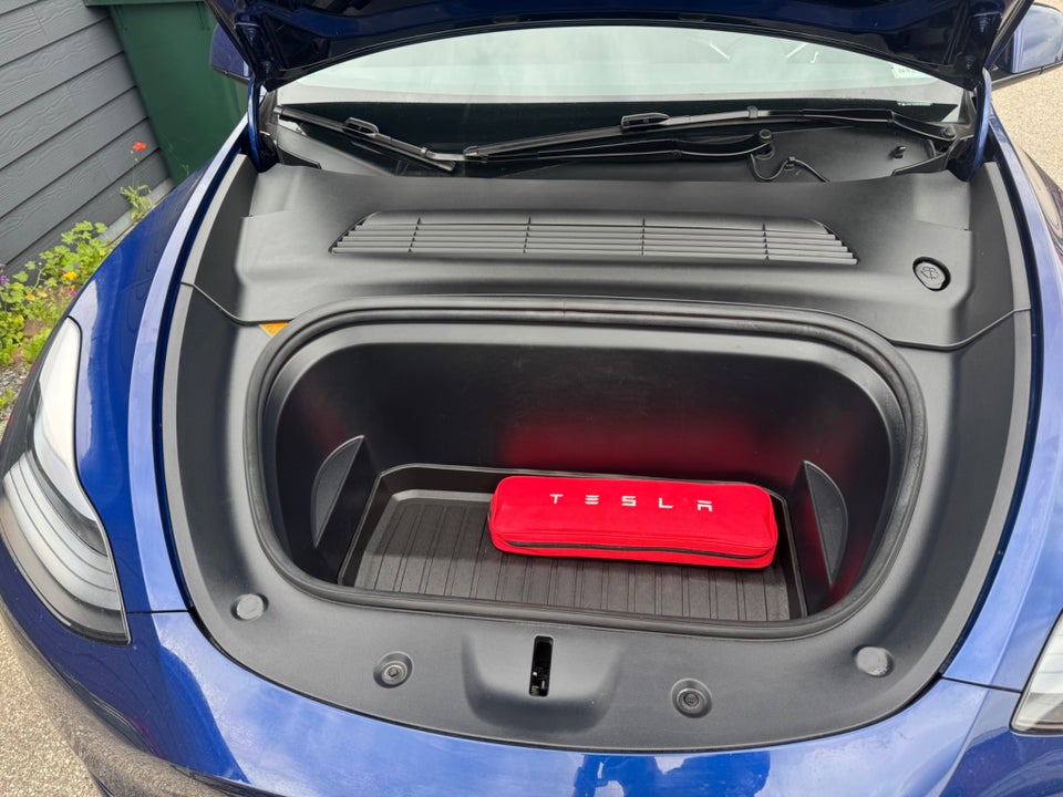 Tesla Model Y Long Range AWD 5d