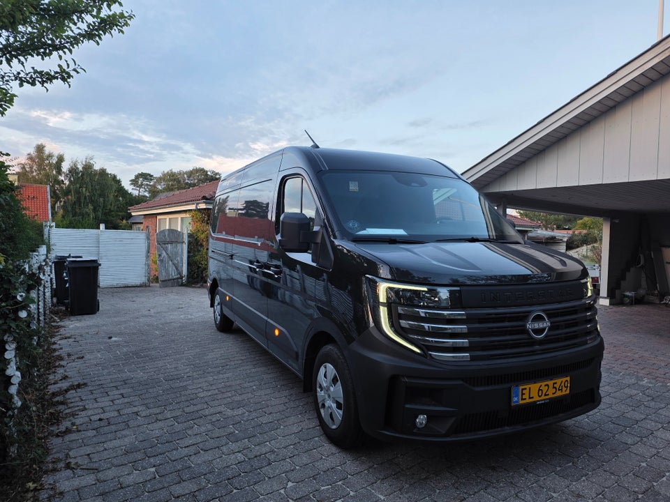 Nissan Interstar 87 L3H2 Tekna Van