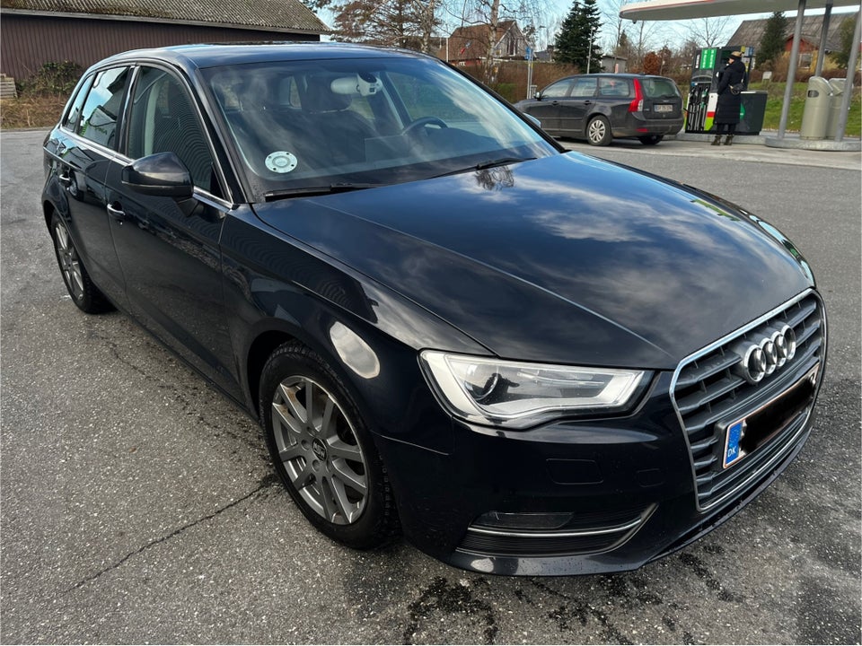 Audi A3 2,0 TDi 150 Attraction Sportback 5d