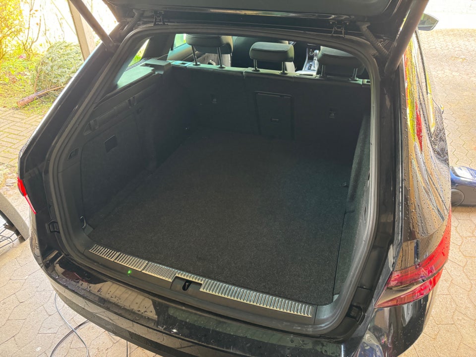 Skoda Superb 1,4 TSi iV Sportline Combi DSG 5d