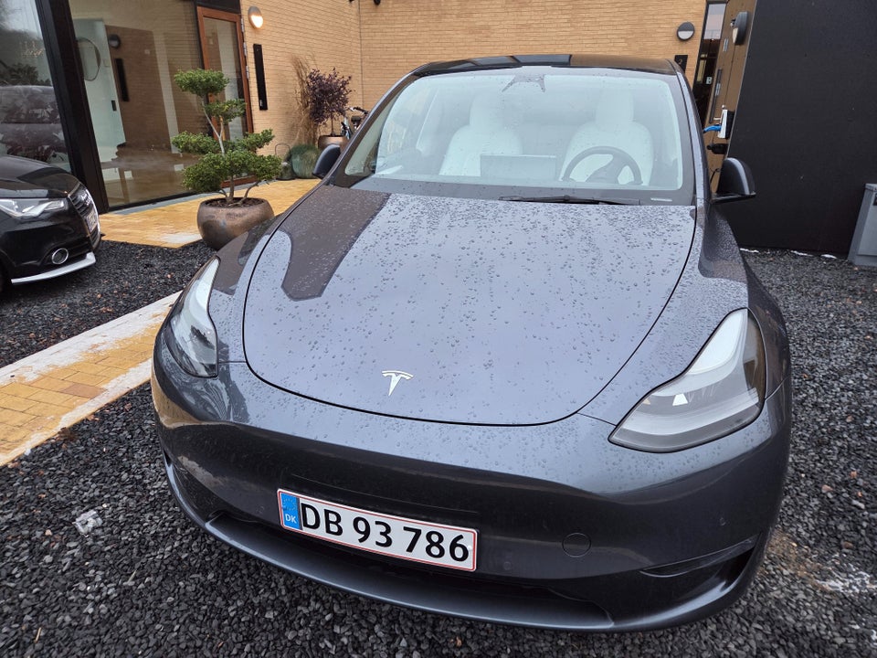 Tesla Model Y Long Range AWD 5d