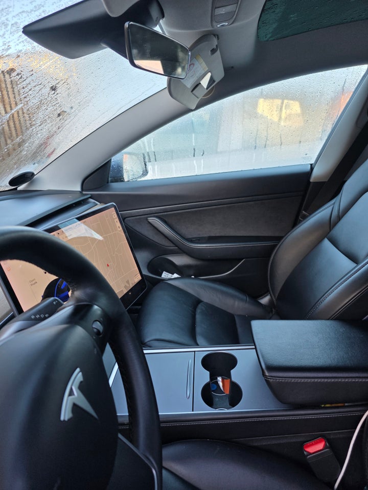 Tesla Model 3 Standard Range+ RWD 4d