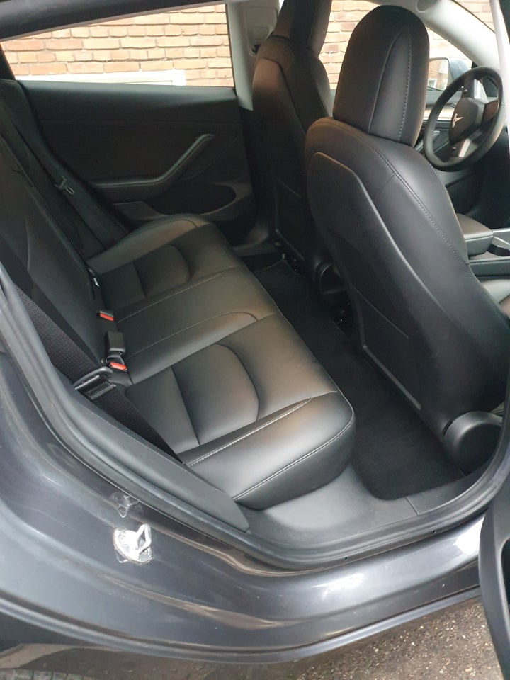 Tesla Model 3 Standard Range+ RWD 4d