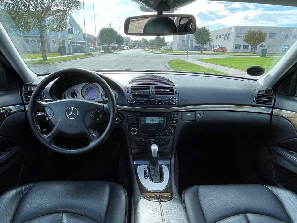 Mercedes E240 2,6 Avantgarde stc. aut. 5d