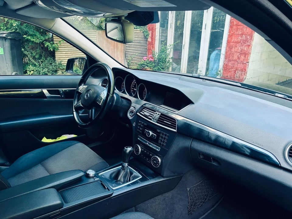 Mercedes C180 2,2 CDi Avantgarde stc. BE 5d