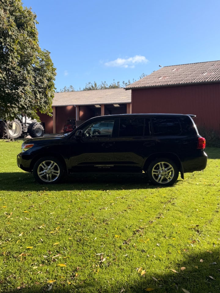 Toyota Land Cruiser 4,5 V8 D-4D T3 aut. Van 5d