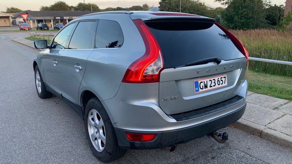 Volvo XC60 2,4 DRIVe 175 Kinetic 5d