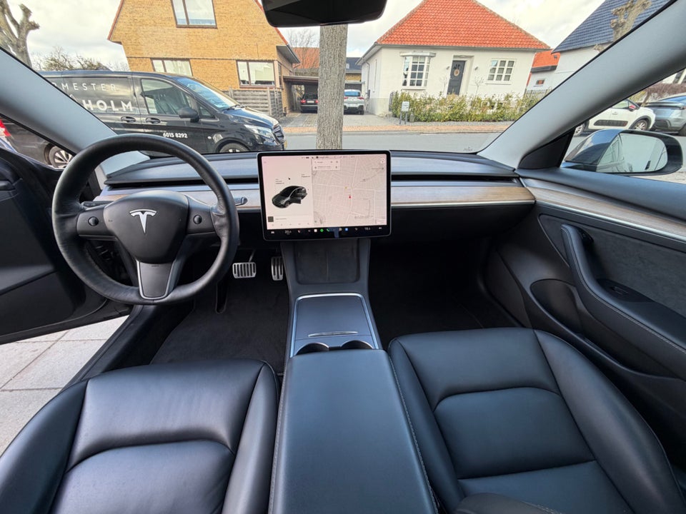 Tesla Model 3 Standard Range+ RWD 4d