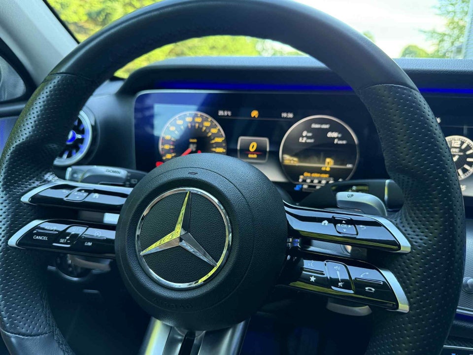 Mercedes E220 d 2,0 AMG Line stc. aut. 5d