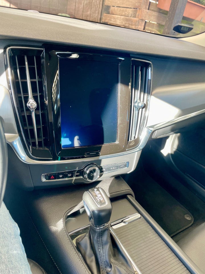 Volvo V90 2,0 T4 190 Momentum aut. 5d