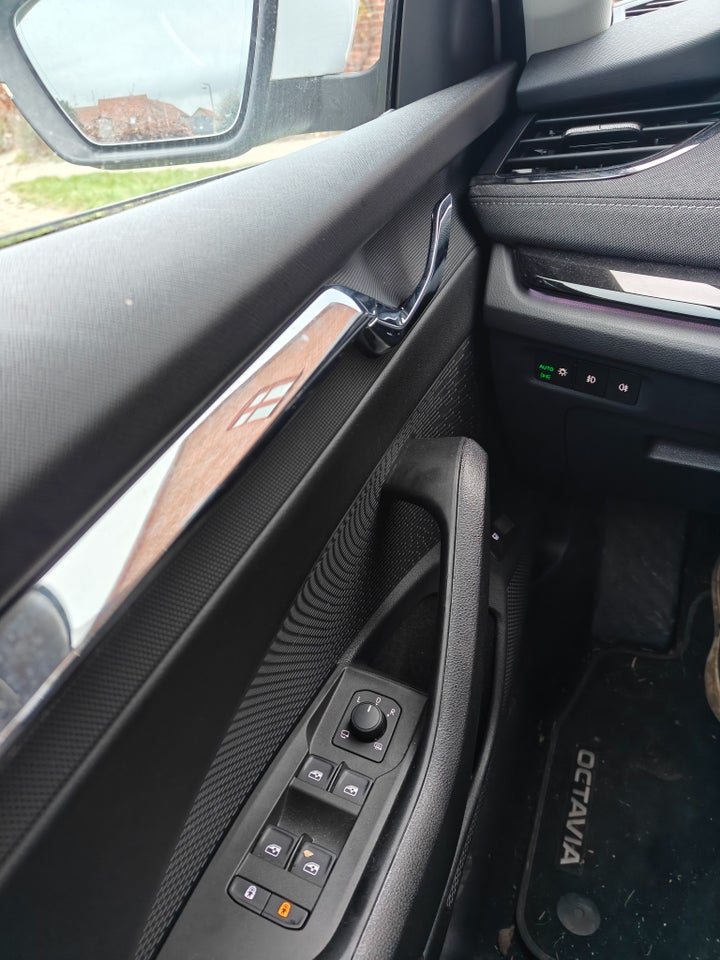 Skoda Octavia 1,4 TSi iV Plus Combi DSG 5d