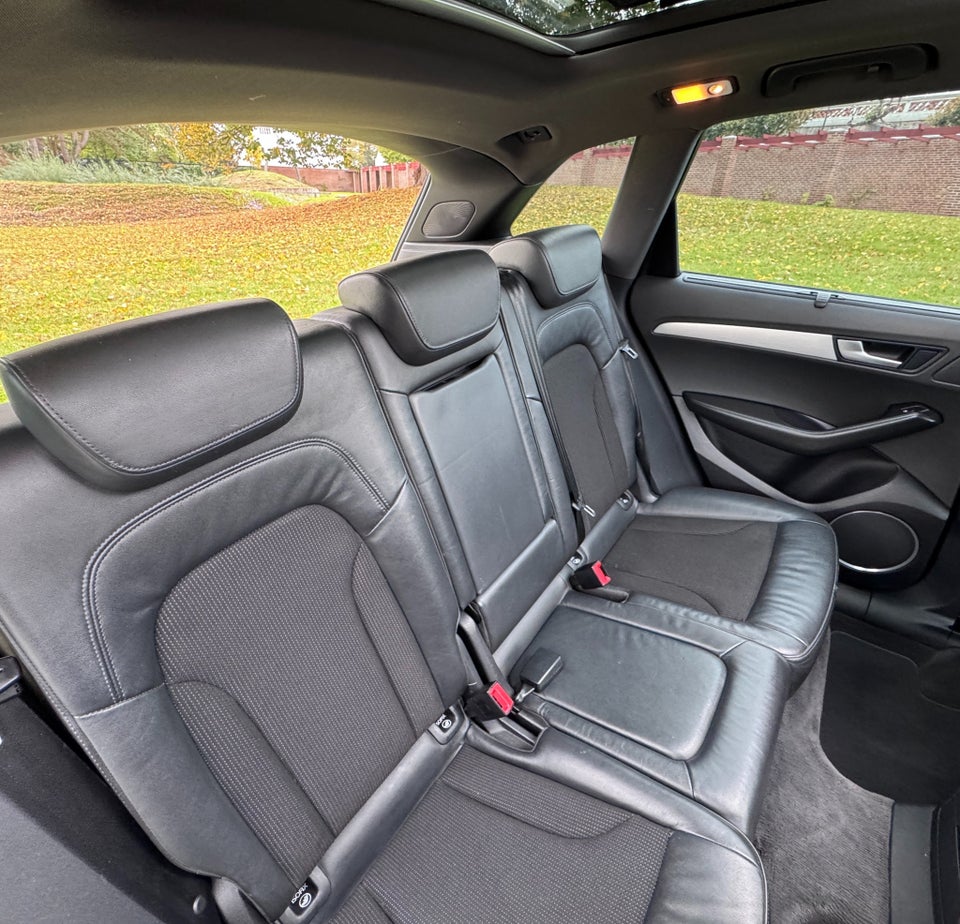 Audi Q5 2,0 TFSi 211 S-line quattro S-tr. 5d