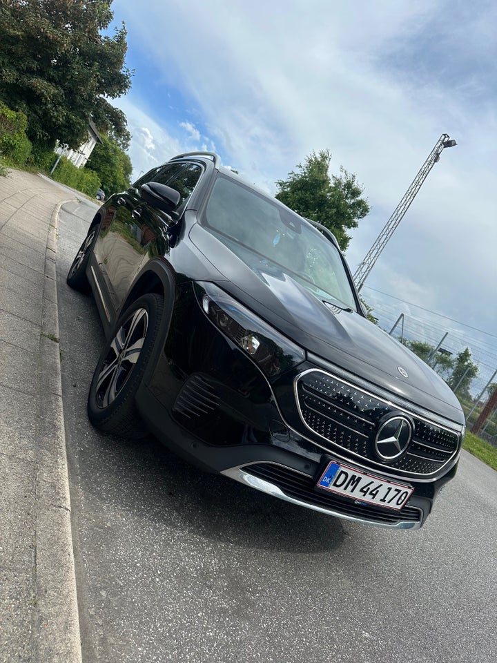 Mercedes EQB300 4Matic 7prs 5d