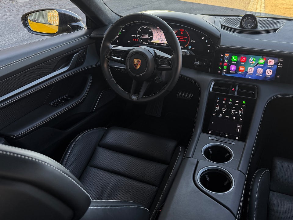 Porsche Taycan Turbo S Performance+ 4d