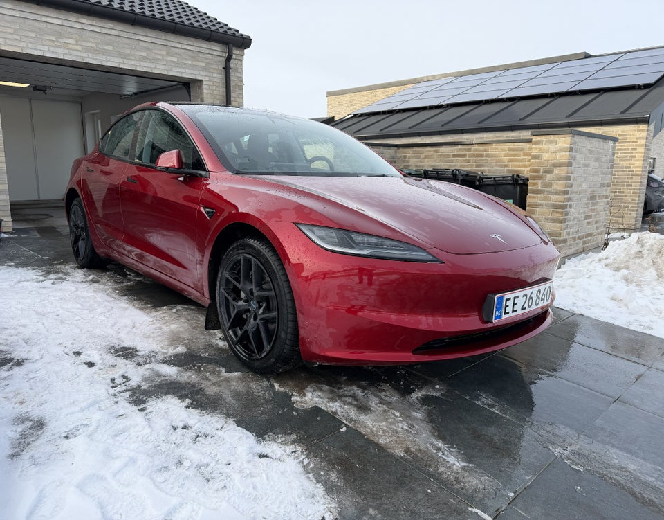 Tesla Model 3 Long Range AWD 4d