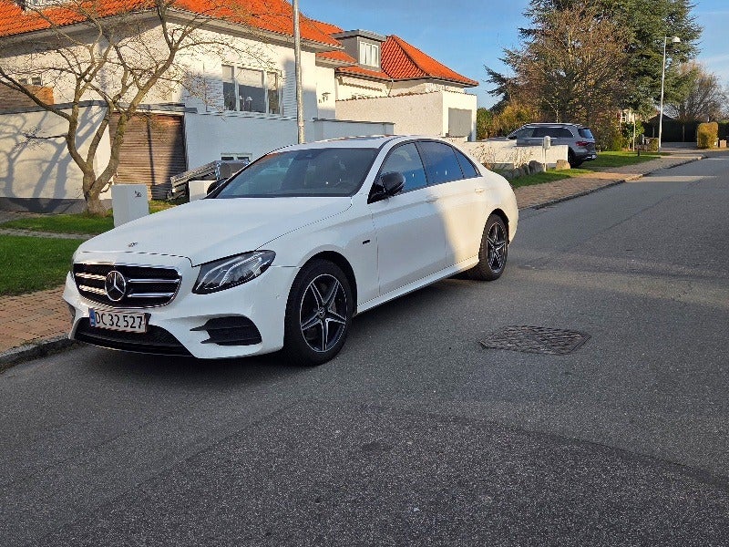 Mercedes E300 e 2,0 AMG Line aut. 4d