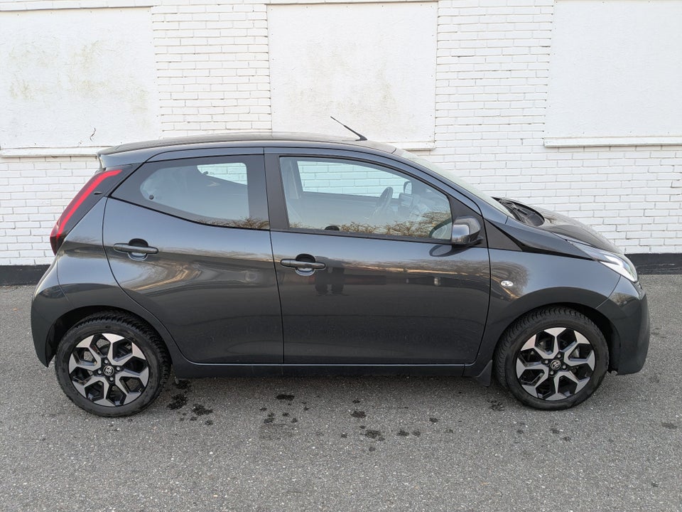 Toyota Aygo 1,0 VVT-i x-play 5d
