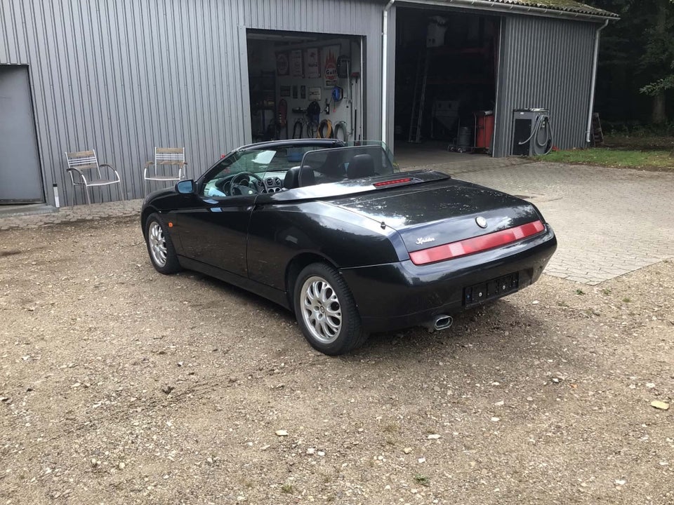 Alfa Romeo Spider 2,0 TS 16V 2d