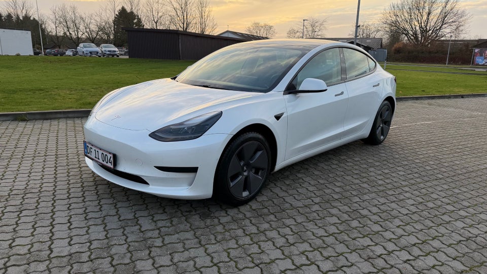 Tesla Model 3 Standard Range+ RWD 4d