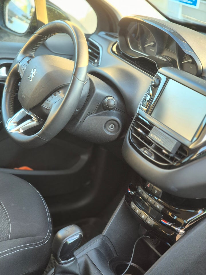 Peugeot 208 1,2 PureTech 82 Envy 5d