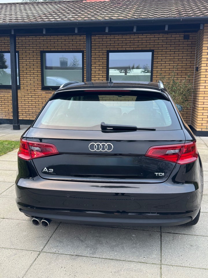 Audi A3 2,0 TDi 150 Ambiente Sportback 5d