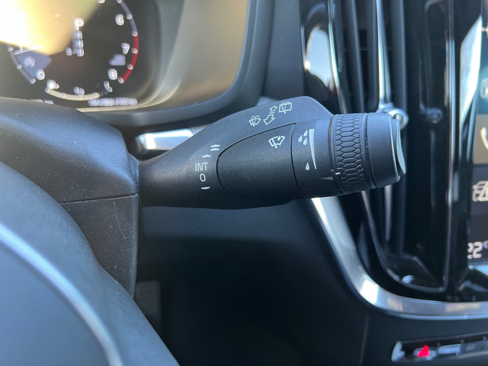 Volvo V60 2,0 T4 190 R-Design aut. 5d