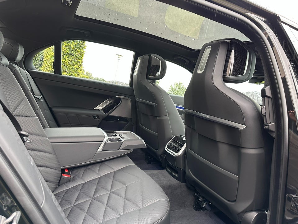 BMW i7 eDrive50 M-Sport 4d