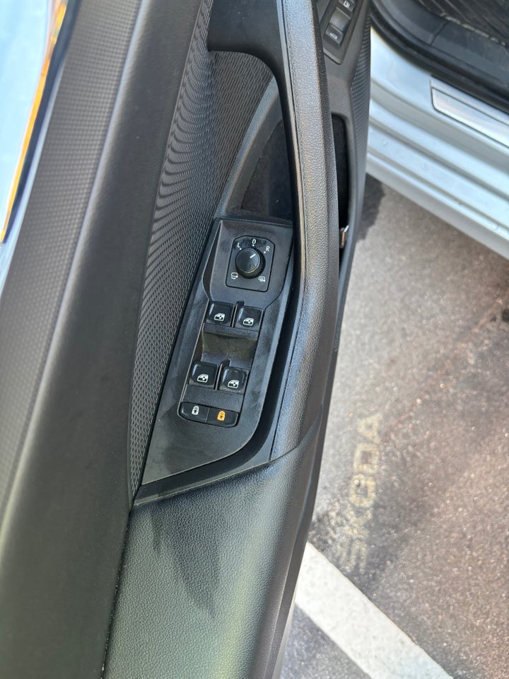 Skoda Octavia 1,4 TSi iV First Edition Combi DSG 5d