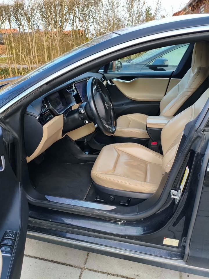 Tesla Model S 85 5d