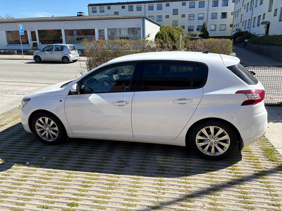 Peugeot 308 1,6 BlueHDi 120 Style 5d