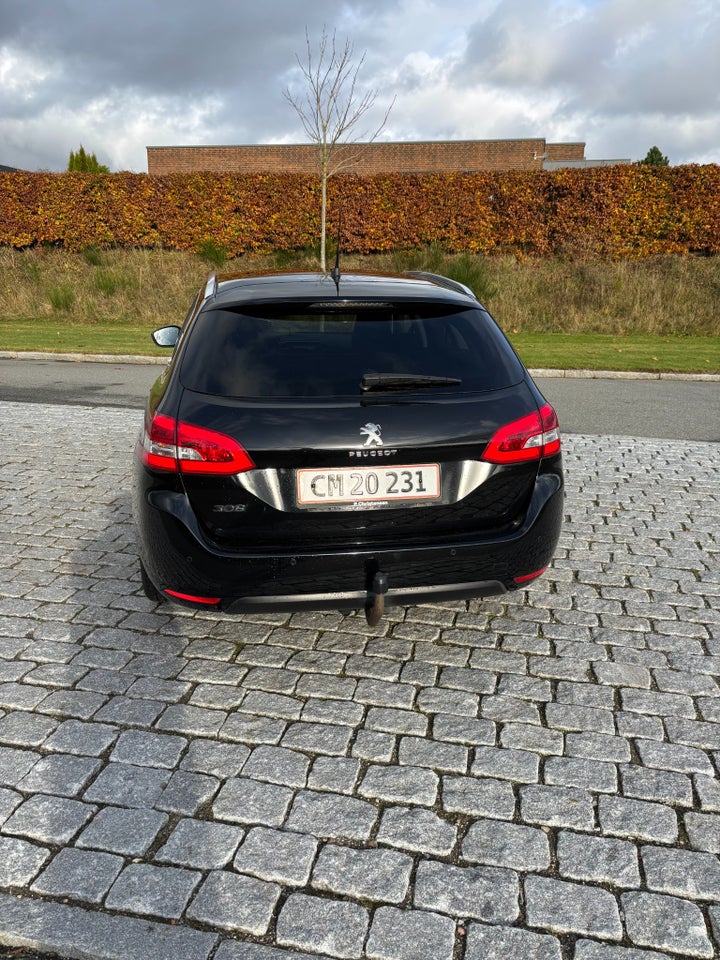 Peugeot 308 1,5 BlueHDi 130 Selection Sky SW 5d