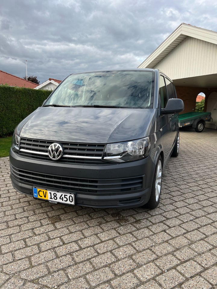 VW Transporter 2,0 TDi 180 Kassevogn DSG kort