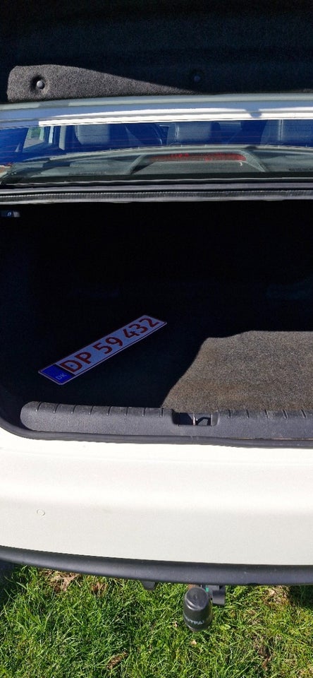 Honda Civic 1,6 i-DTEC Executive 4d