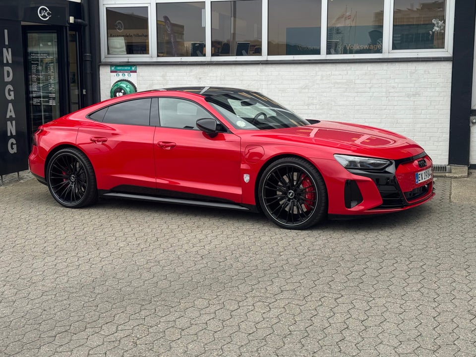 Audi e-tron GT quattro 4d
