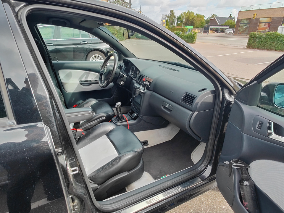 Skoda Octavia 1,8 T RS 5d