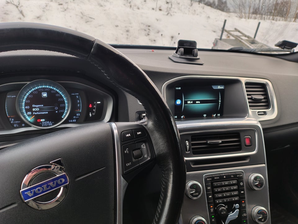 Volvo V60 2,0 D4 181 Momentum aut. 5d