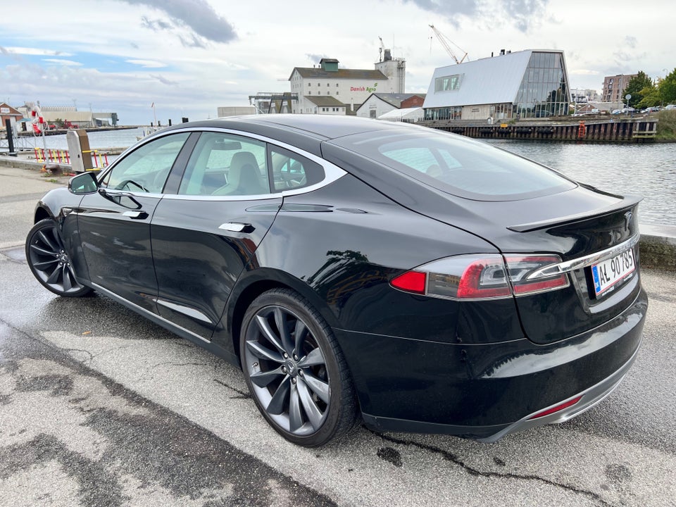 Tesla Model S P85+ 5d