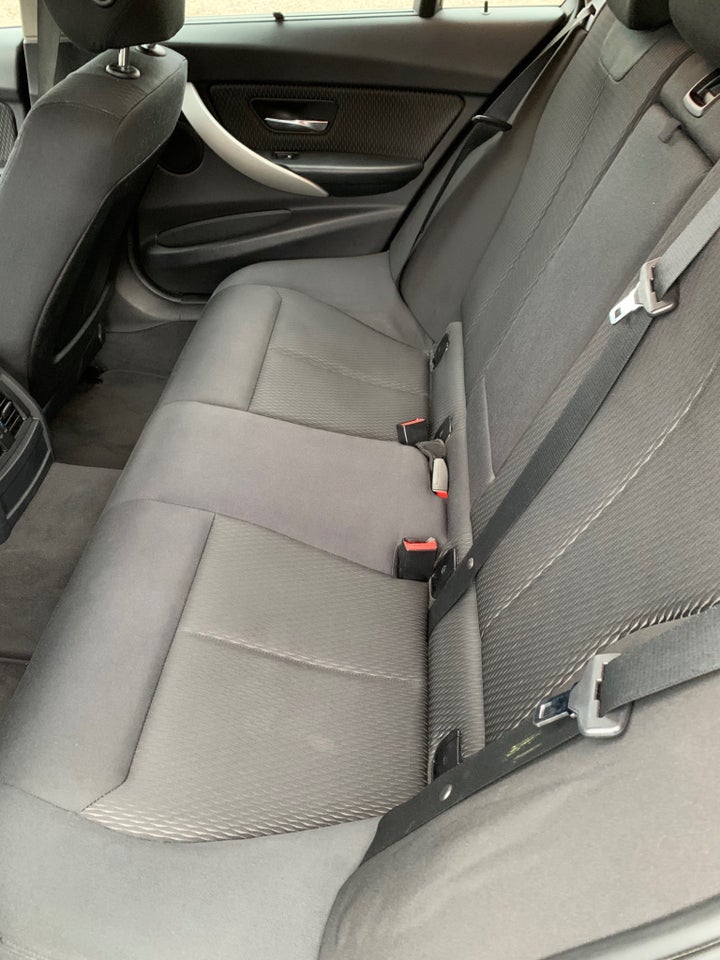 BMW 320d 2,0 Touring 5d