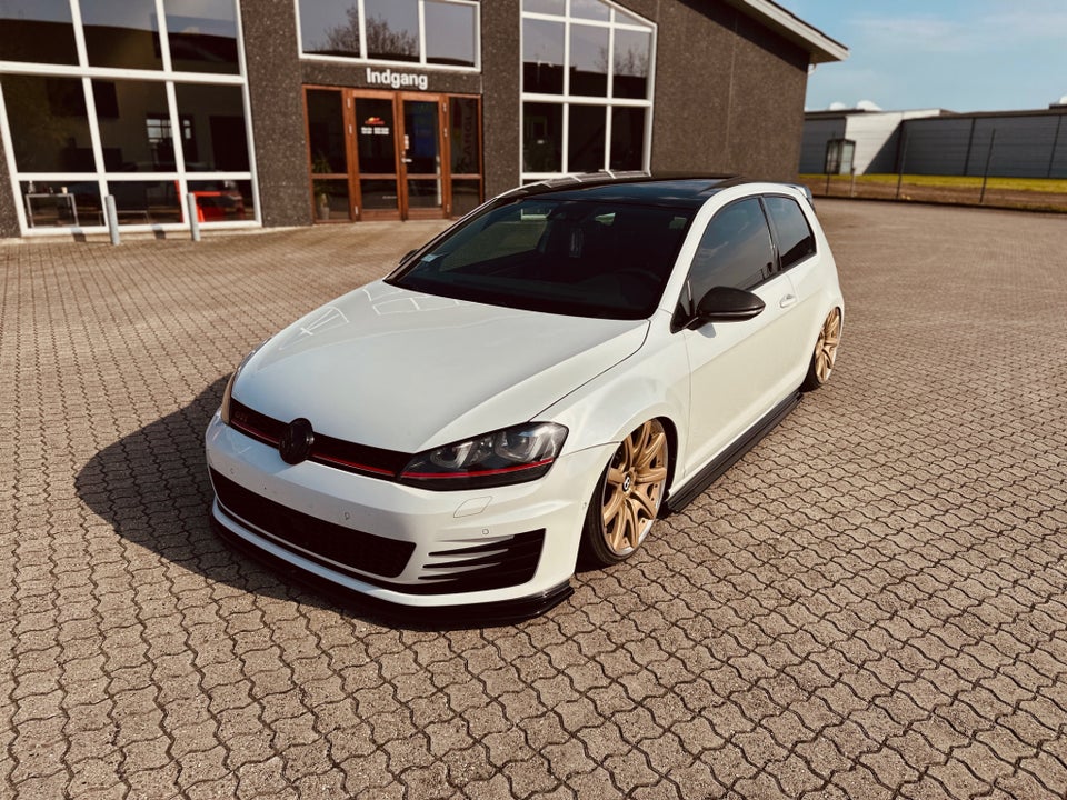 VW Golf VII 2,0 GTi Performance DSG BMT 3d