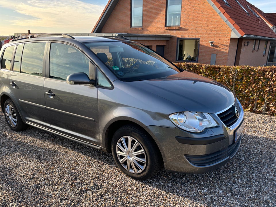 VW Touran 1,6 Conceptline 5d