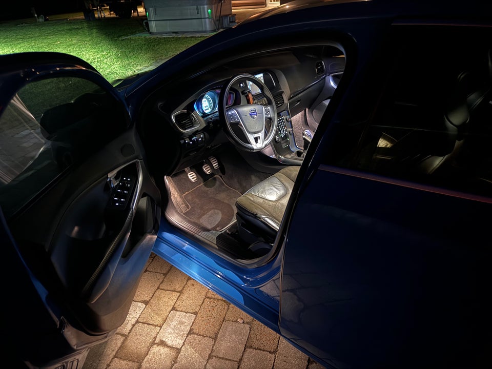 Volvo V40 1,6 D2 115 R-Design 5d