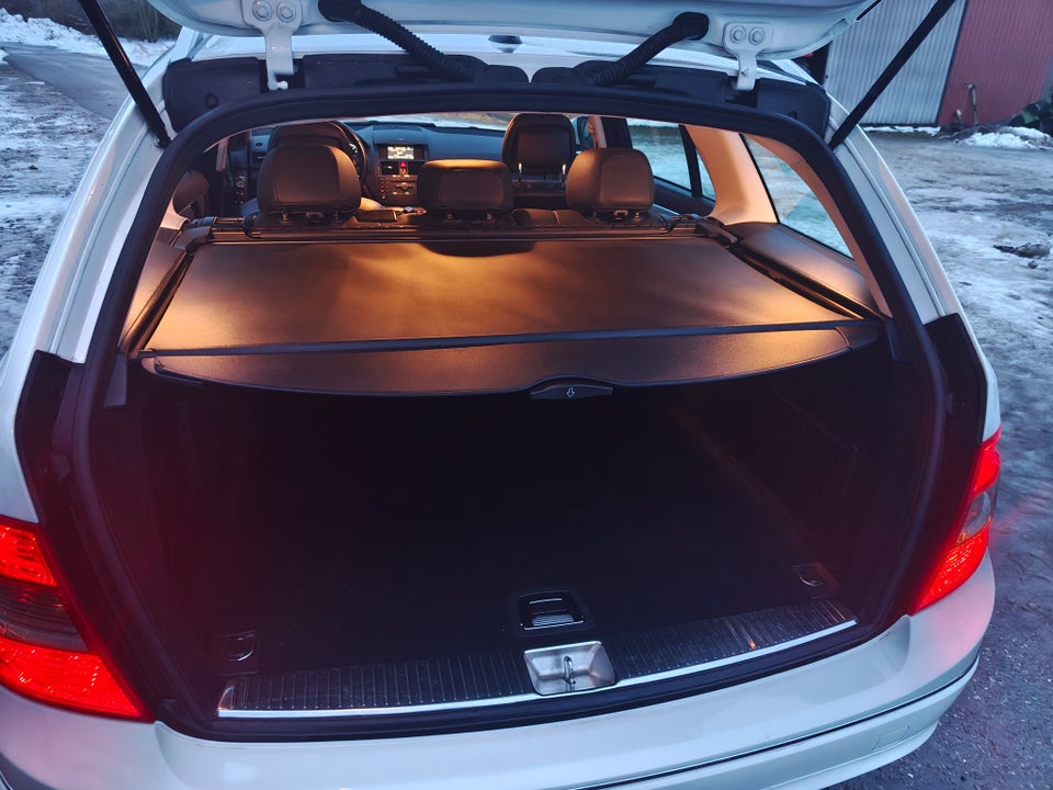 Mercedes C200 1,8 Kompressor Elegance stc. 5d