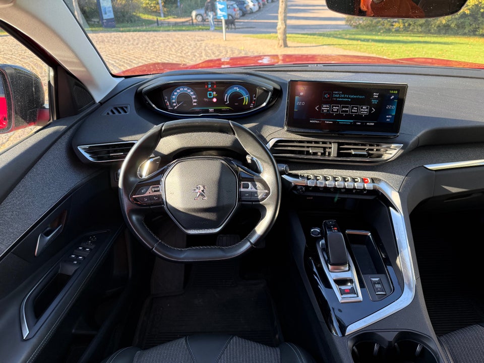 Peugeot 3008 1,6 Hybrid First Selection EAT8 5d