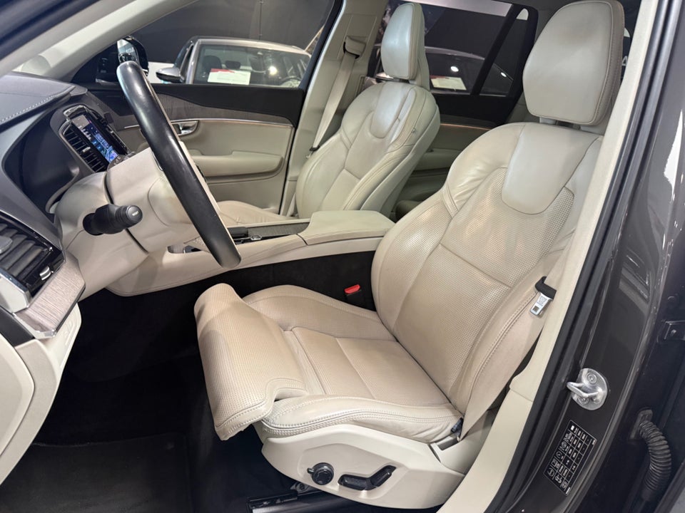 Volvo XC90 2,0 T8 ReCharge Ultimate Dark aut. AWD 7prs 5d