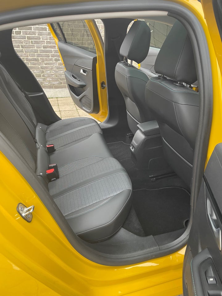 Peugeot 208 1,2 PureTech 100 Allure Sky Comfort 5d