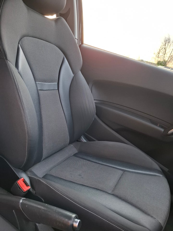 Audi A1 1,6 TDi 105 Ambition 3d