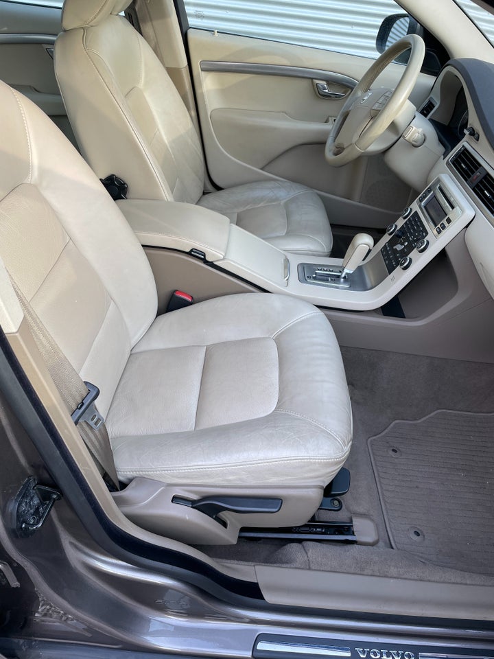 Volvo S80 2,5 T Momentum aut. 4d