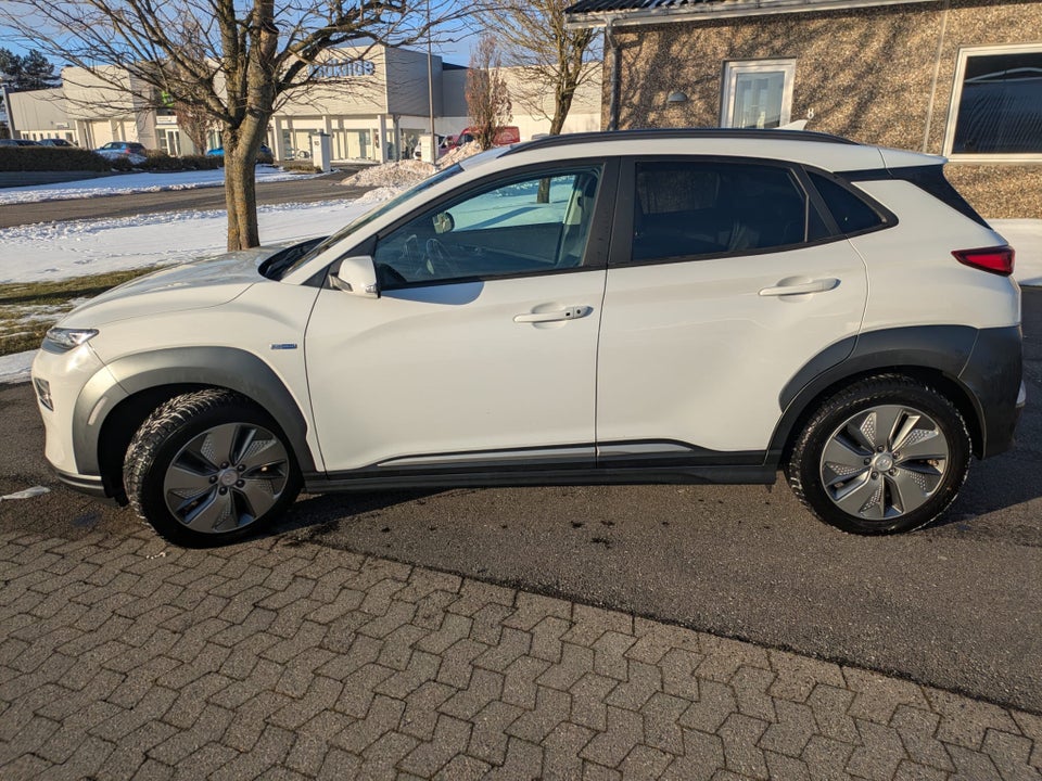 Hyundai Kona 64 EV Premium 5d