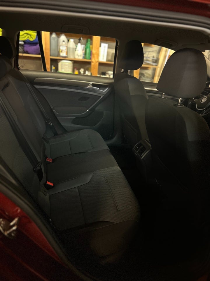 VW Golf VII 2,0 TDi 150 Plus Variant DSG 5d